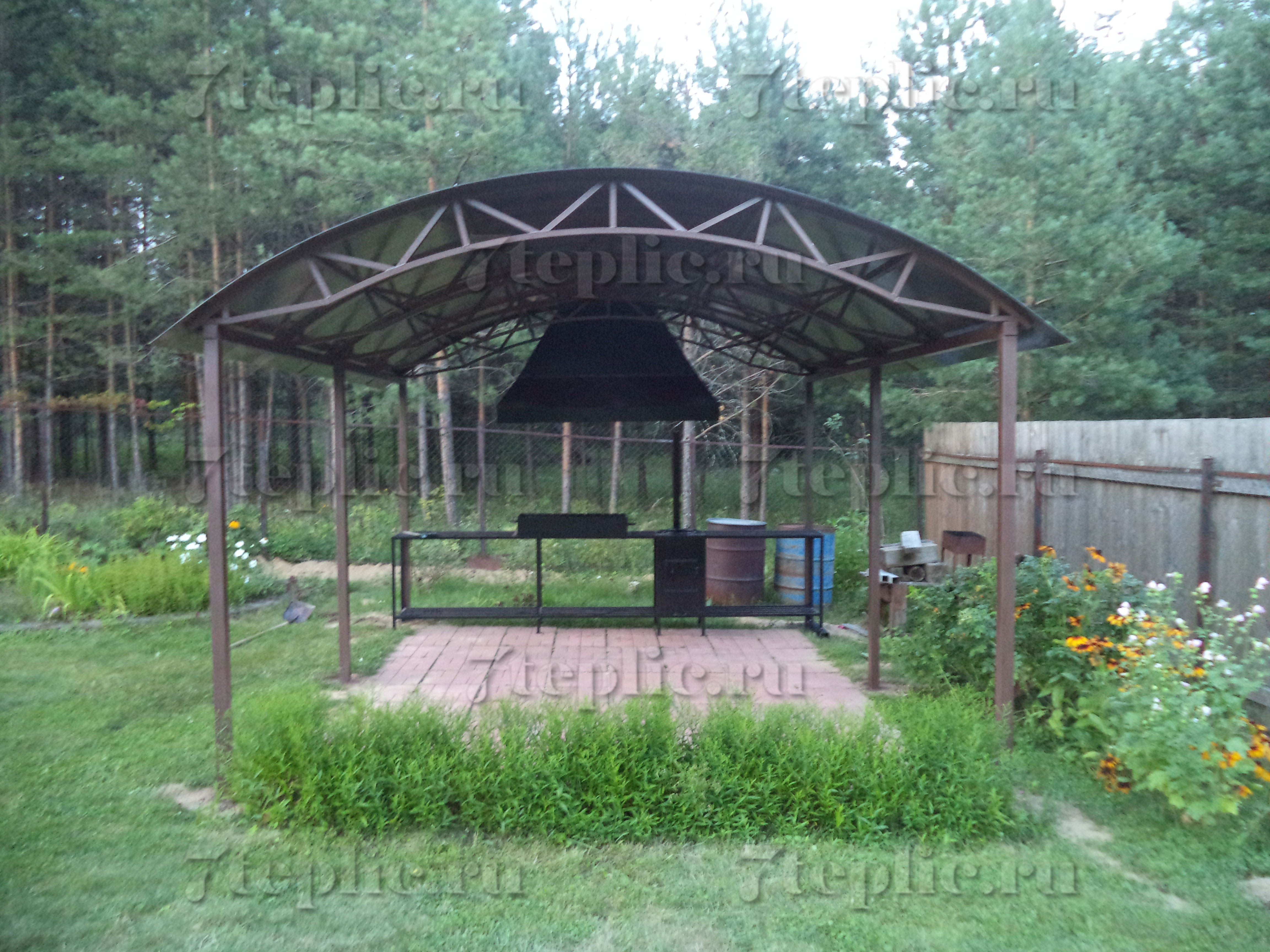 Прочные теплицы из поликарбоната Кремлевская Уралочка Радуга ...